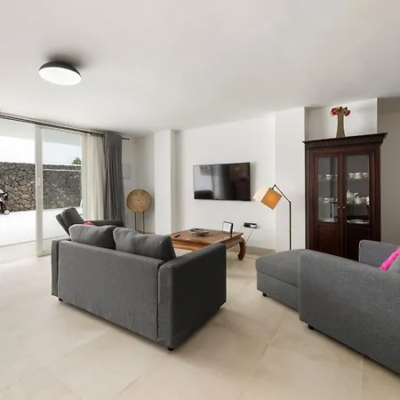 Home2book Elegant With Jacuzzi Villa *