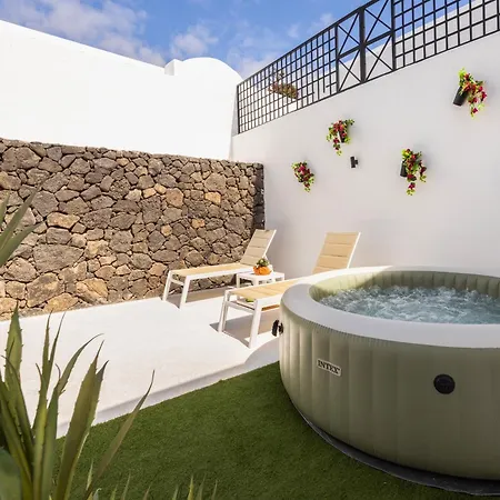 Villa Home2book Elegant With Jacuzzi *