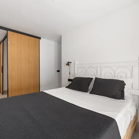 Home2book Elegant With Jacuzzi Villa