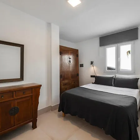 Villa Home2book Elegant With Jacuzzi *